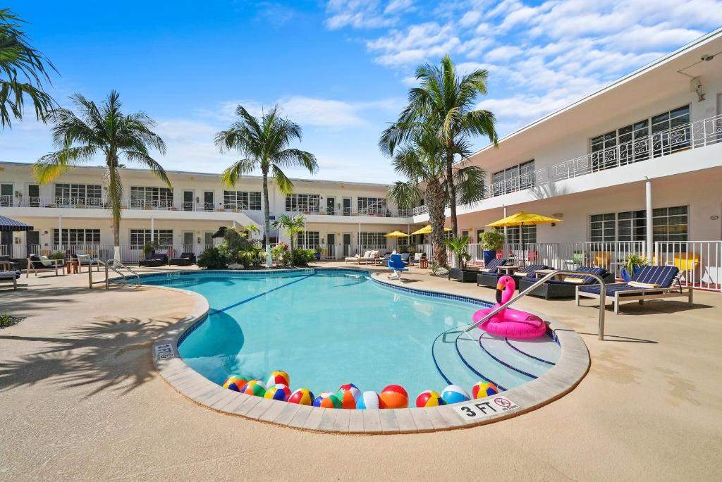Tradewinds Apartment Hotel Miami Beach